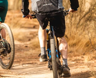 Radfahrer im Gelände