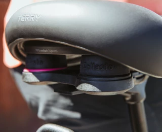 Terry Anatomica saddle with BASF damper