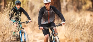 Radfahrer im Gelände